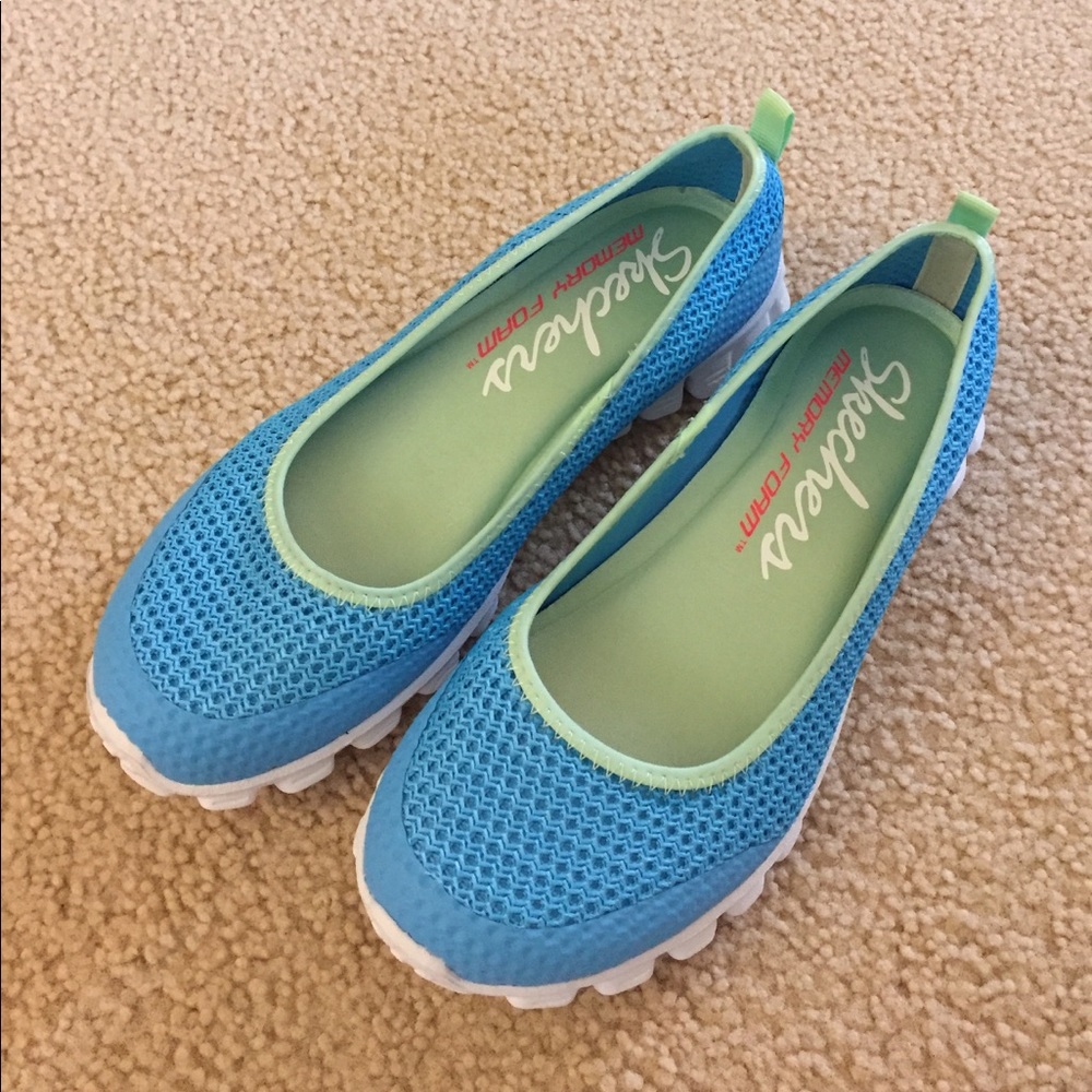 Skechers women’s go walk shoes size 6.5
